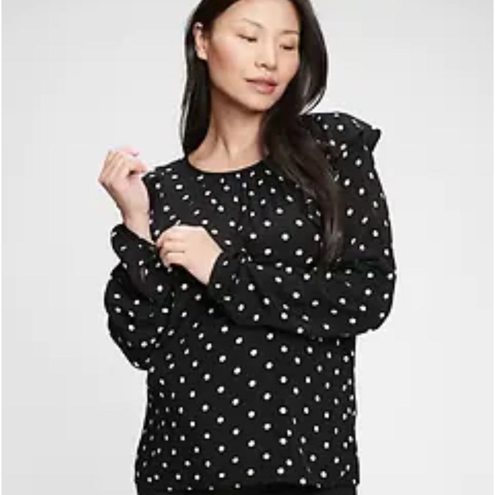 Gap nursing top